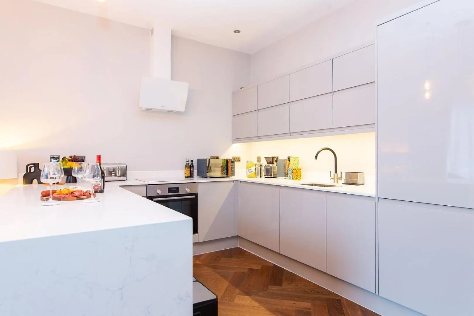 Апартаменты Cohost Partners Charming 2Br In Cardiff With Parking Великобритания