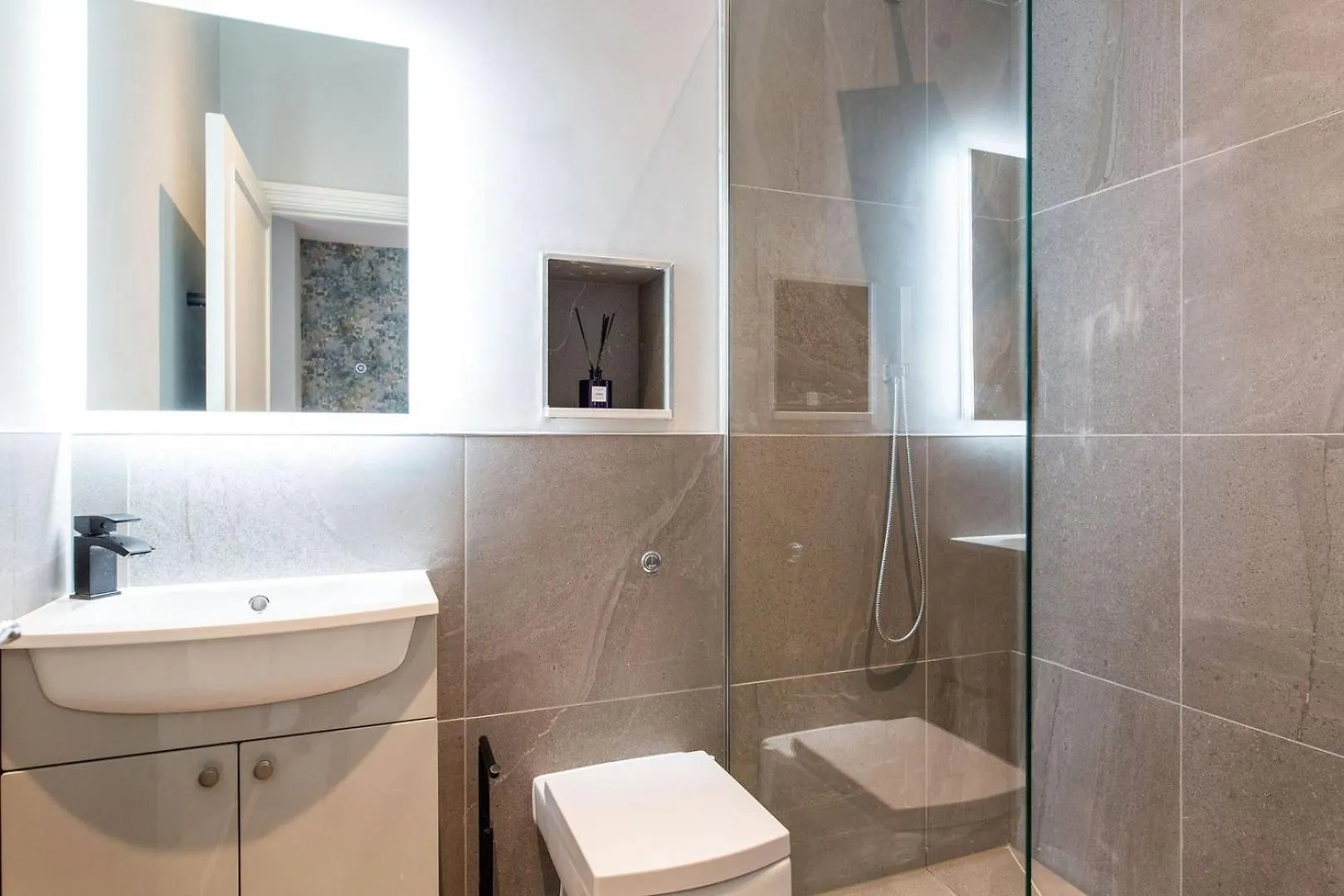 Апартаменты Cohost Partners Charming 2Br In Cardiff With Parking