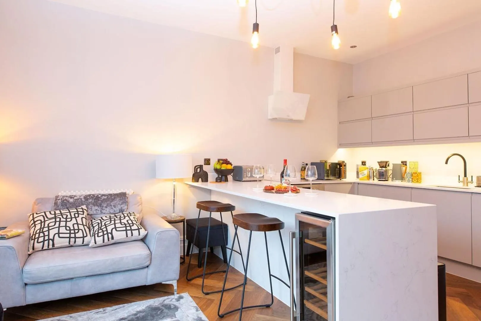 Апартаменты Cohost Partners Charming 2Br In Cardiff With Parking